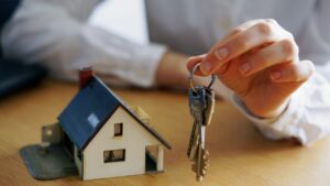 Acheter seul : stratégies et aides pour devenir propriétaire en solo