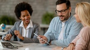 Investir via une holding : Avantages fiscaux et leviers d&rsquo;endettement